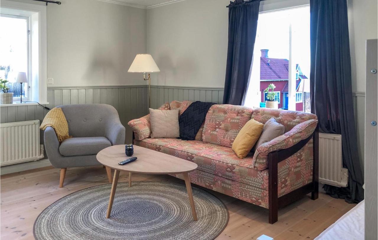 Cozy Home In Raettvik With Kitchen 외부 사진