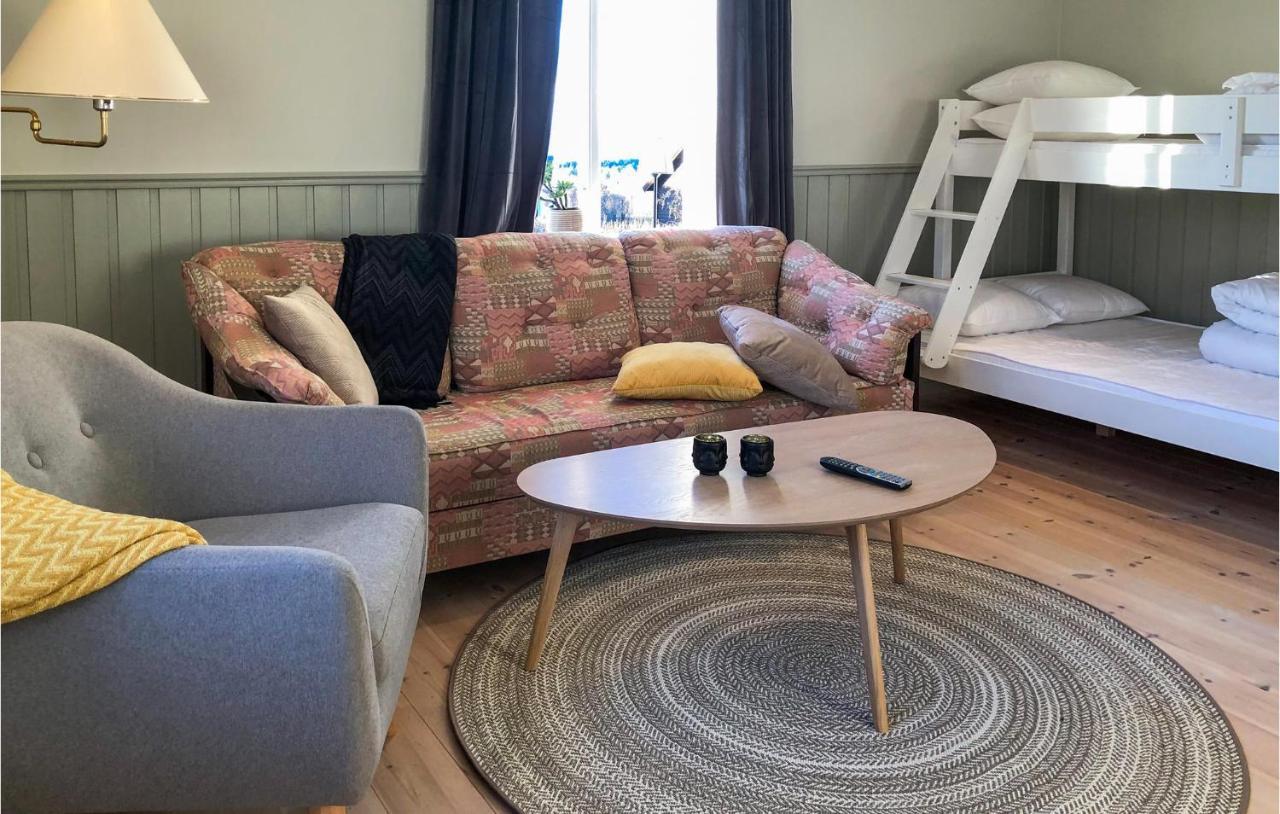 Cozy Home In Raettvik With Kitchen 외부 사진