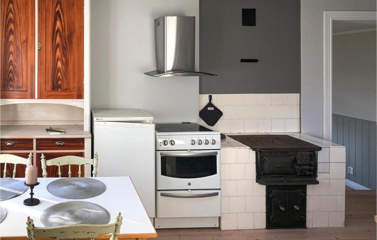 Cozy Home In Raettvik With Kitchen 외부 사진