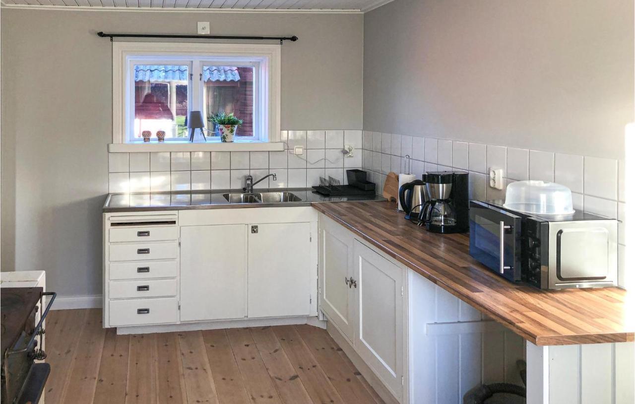 Cozy Home In Raettvik With Kitchen 외부 사진